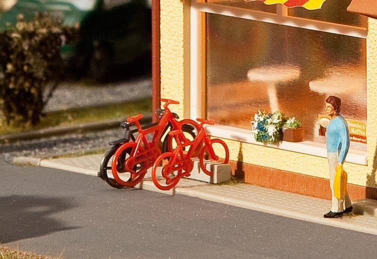 8 Fahrräder. Angebot von Modellbau-Universe - die Adresse für Modellbau.