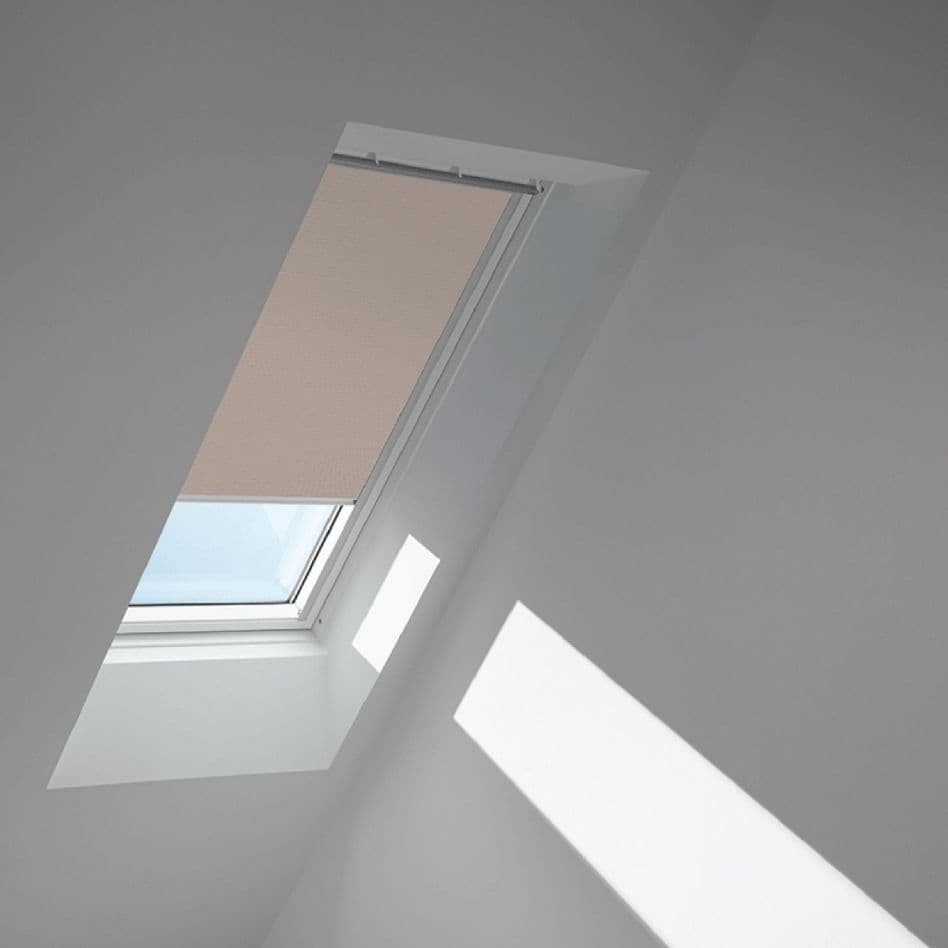 VELUX Verdunkelungsrollo Helltaupe 4580, FK06, Aluminiumschiene,GGU,Solar,VELUX. Angebot von Benz24 DE/AT.