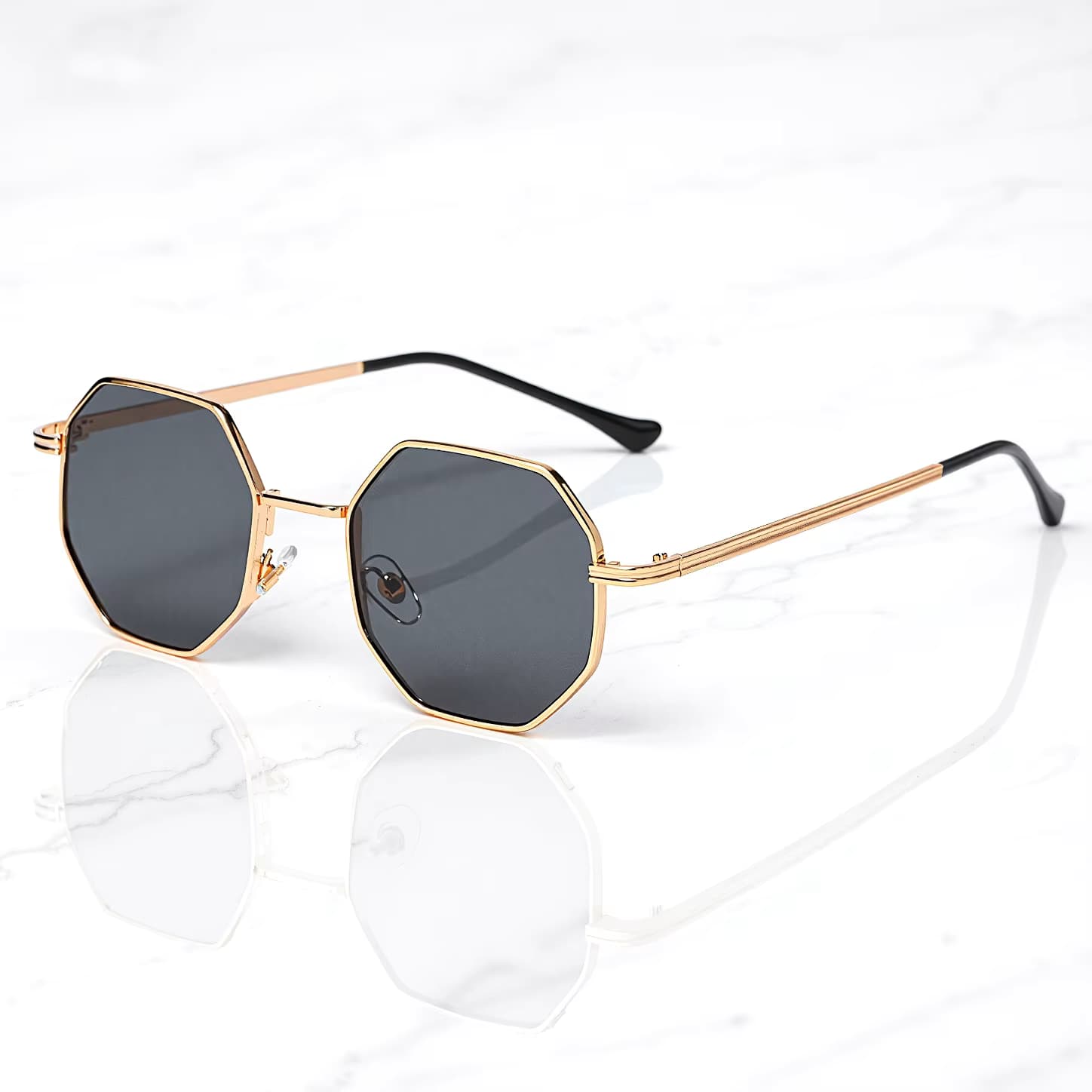 Modische Retro-Sonnenbrille für Männer und Frauen, klassische Vintage-Sonnenbrille in Polygonform mit Metallrahmen und UV-Schutz für Reisen, Fahren, S
