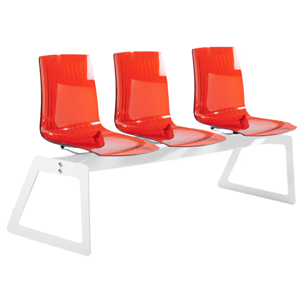 Die Papatya X-Treme Bank für 3 Sitze ist transparent rot, die Beine sind weiß matt. Offer from PAPATYA DE.