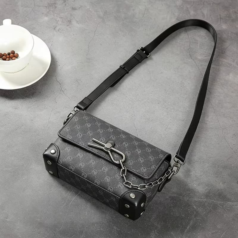 Modische Ketten-Umhängetaschen für Herren Kleine Quadratische Crossbody-Tasche Herren Schulter-Messenger-Taschen Klappentasche Geldbörse Männlich 2026 Neu