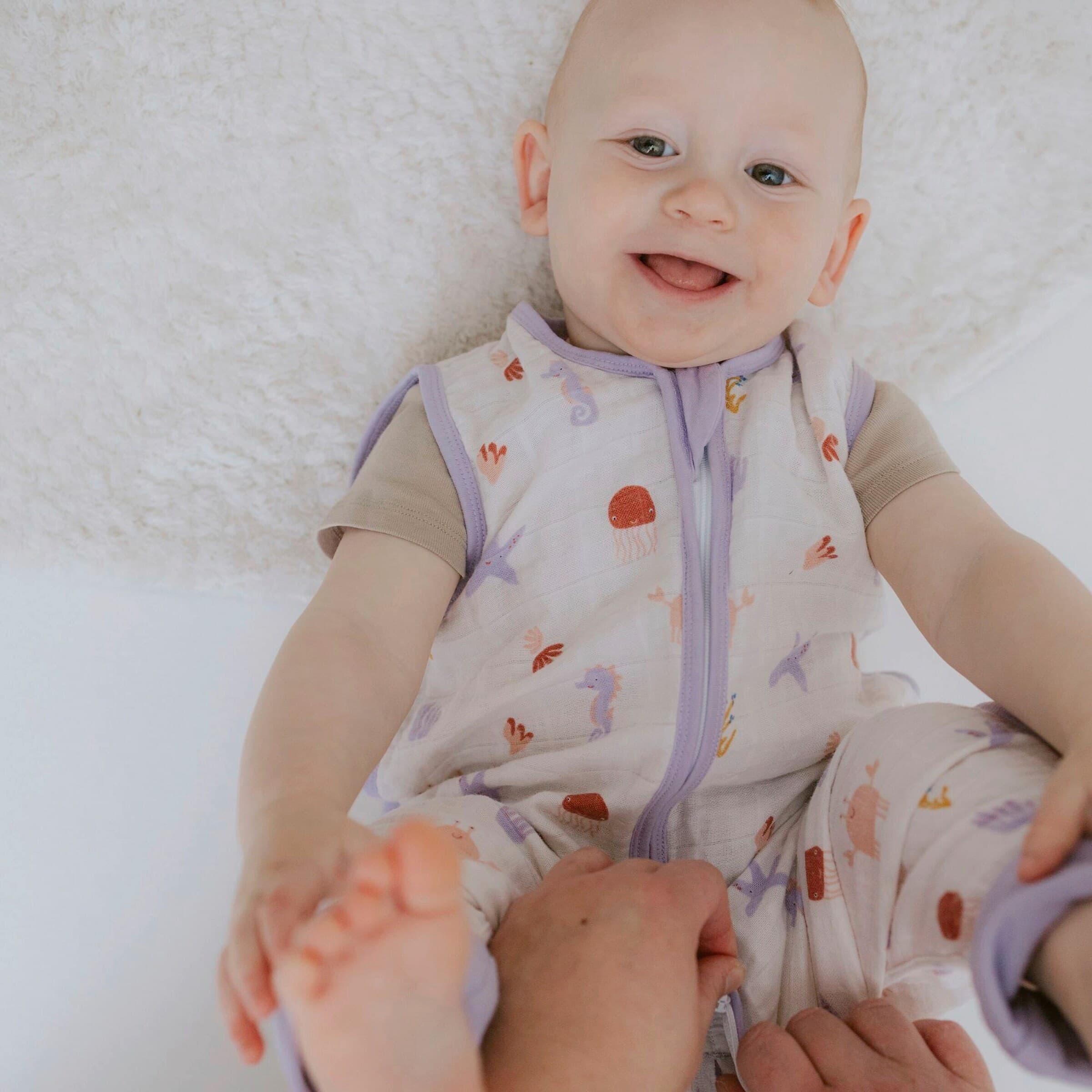 Emma & Noah Sommer-Sleepoverall Musselin 0.5 TOG. Angebot von babymarkt DE.