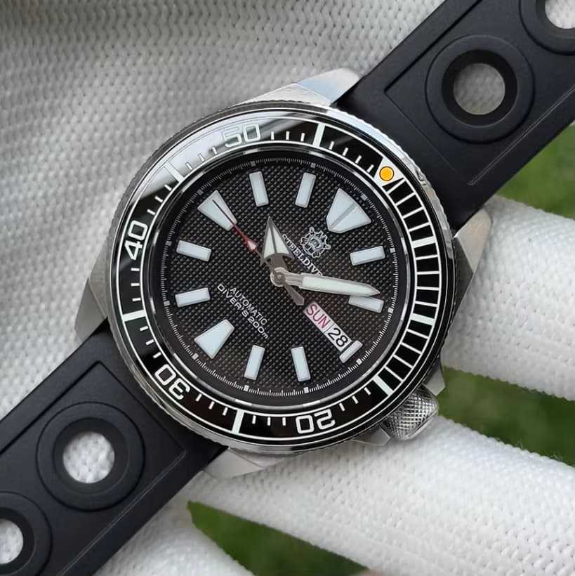 STEELDIVE Herren-Automatikuhr, 43,8 mm, mechanische Armbanduhr, Taucheruhr, 20 ATM, BGW-9, leuchtender Saphir, NH38, 120 Klicks, Keramiklünette