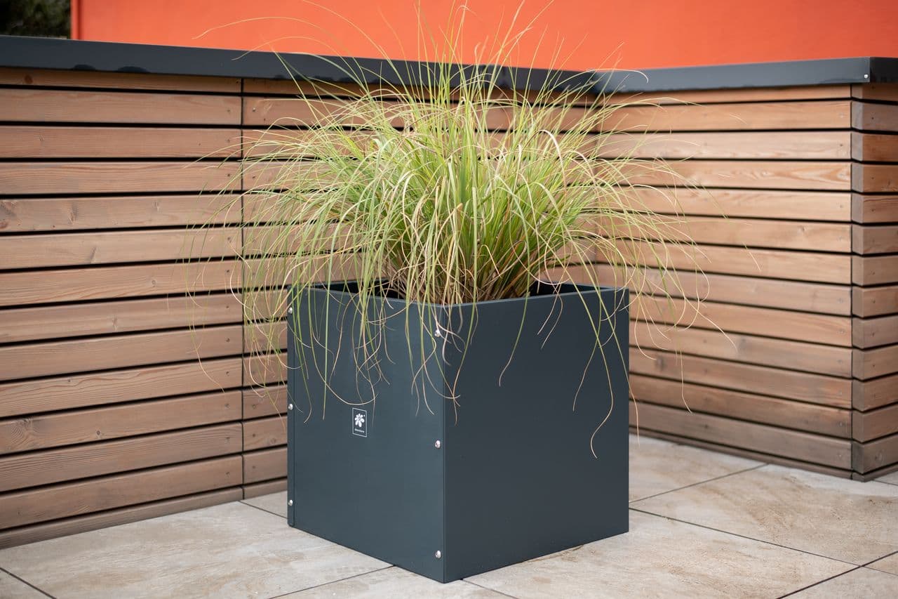 50NRTH Herstera Garden Stahl Hochbeet Pflanzkübel Cube anthrazit 50x50x50 cm. Offer from Norma24 DE.