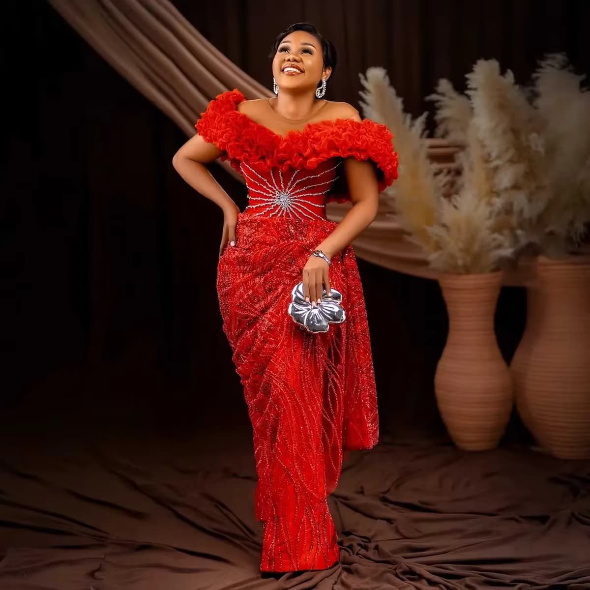Luxuriöses Aso Ebi Meerjungfrau-Spitze-Kristallperlen-Ballkleid für Damen, sexy, schulterfrei, Promi-Kleid für formelle Anlässe, individuell gestaltet