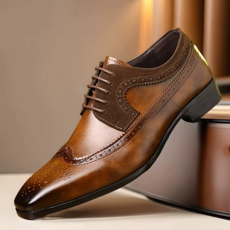 Britischer Stil Oxford-Schuhe für Herren, Schnür-Brogues, flache spitze Zehen, Retro-Mokassin, lässige Luxus-Lederschuhe