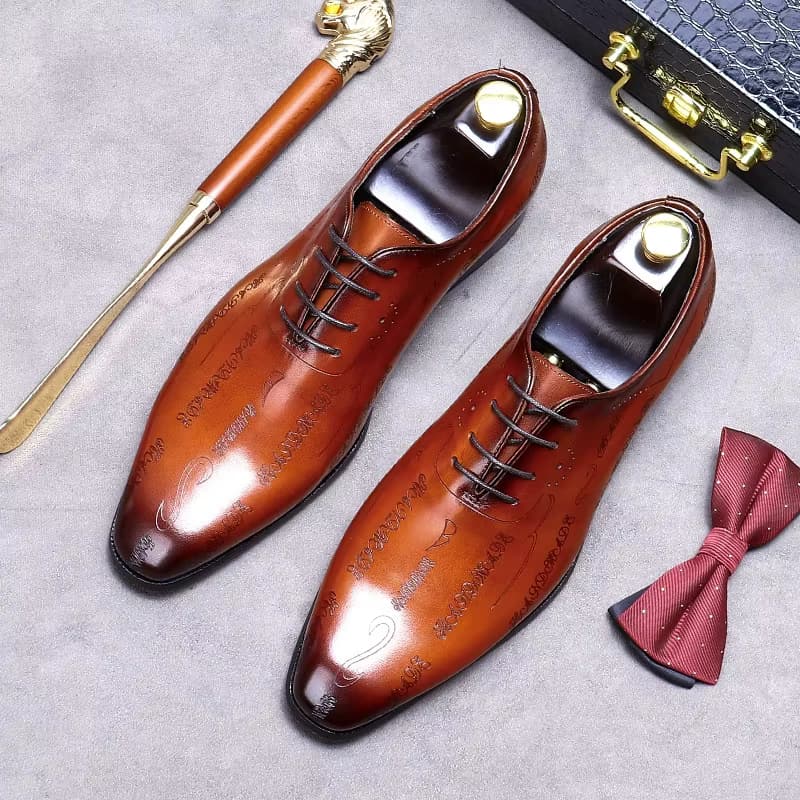 Handgemachte Herren Hochzeit Oxford Schuhe Gravur Muster Echtes Leder Herren Kleid Schuhe Schnürung Business Formelle Schuhe für Männer